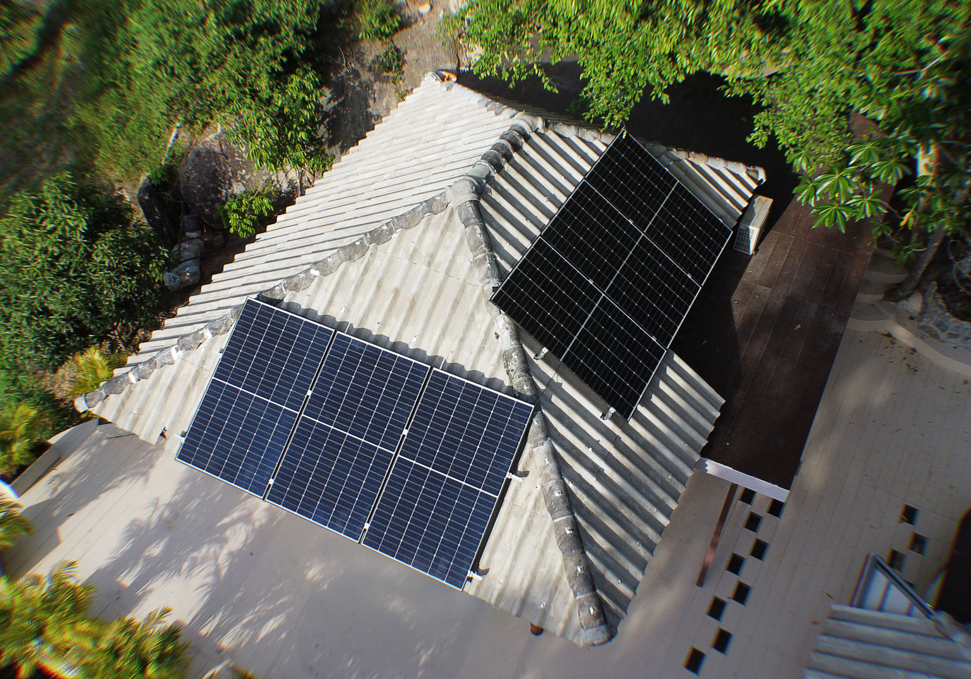 Hybrid photovoltaic system